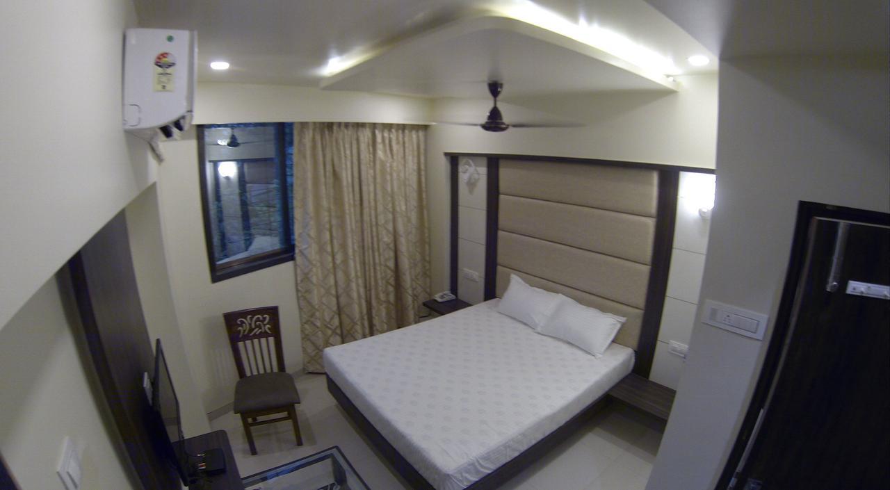 K D Residency Hotel Kalyan Exterior photo