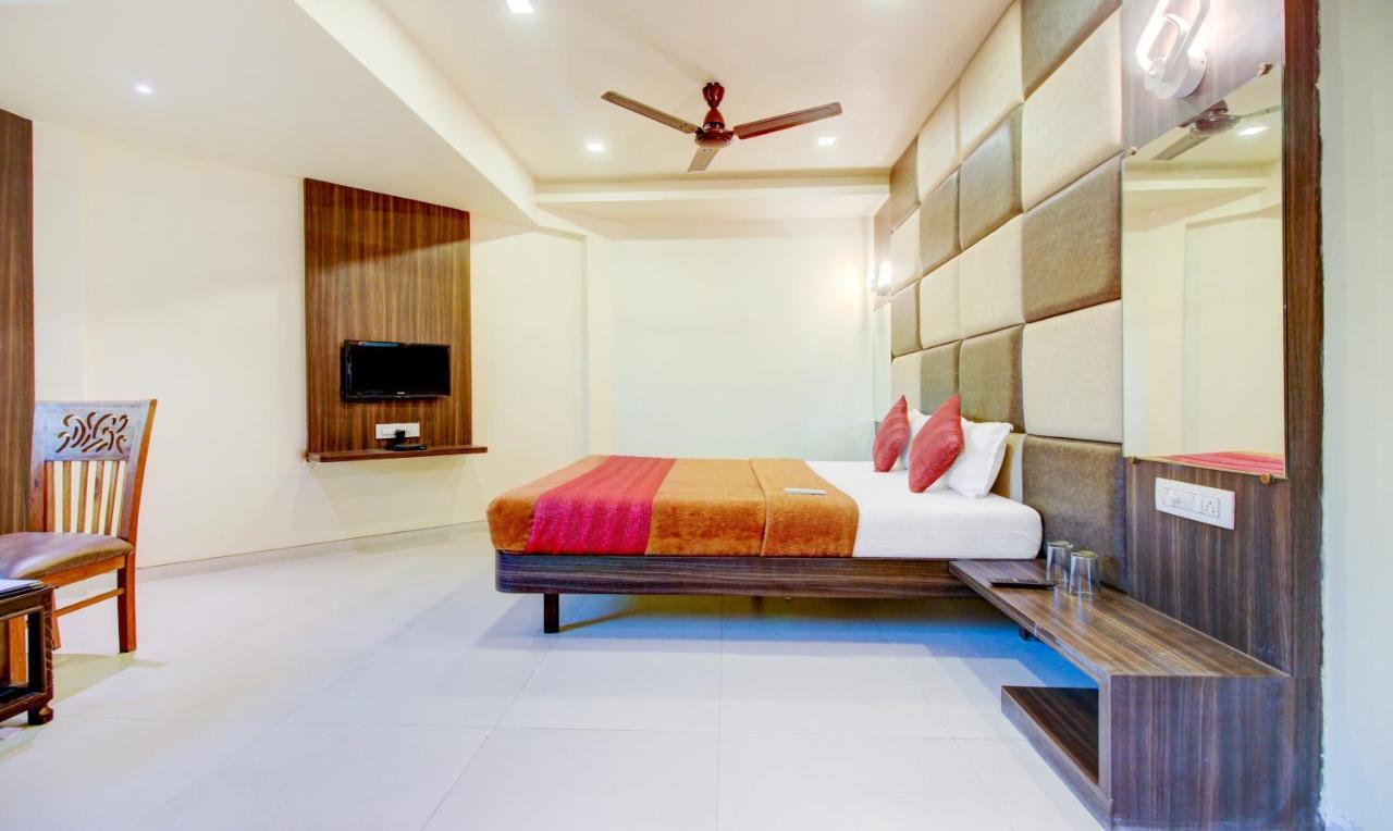 K D Residency Hotel Kalyan Exterior photo